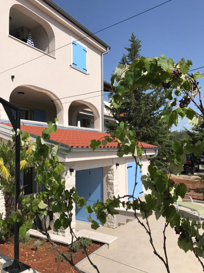 Apartment Tin Pinezici  Exterior photo
